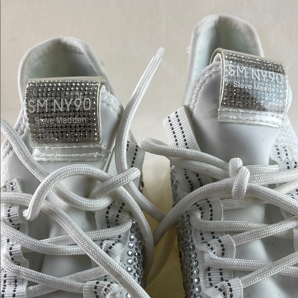 Steve Madden Women's White Athletic Sneakers Size 9 - Picture 12 of 12
